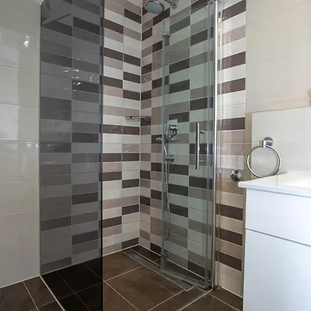 Apartment In Mit Grossem Balkon