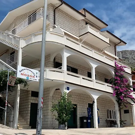 Apartment In Mit Grossem Balkon *