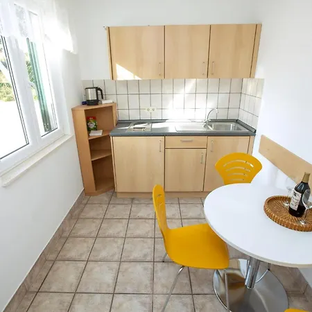 In Mit Grossem Balkon